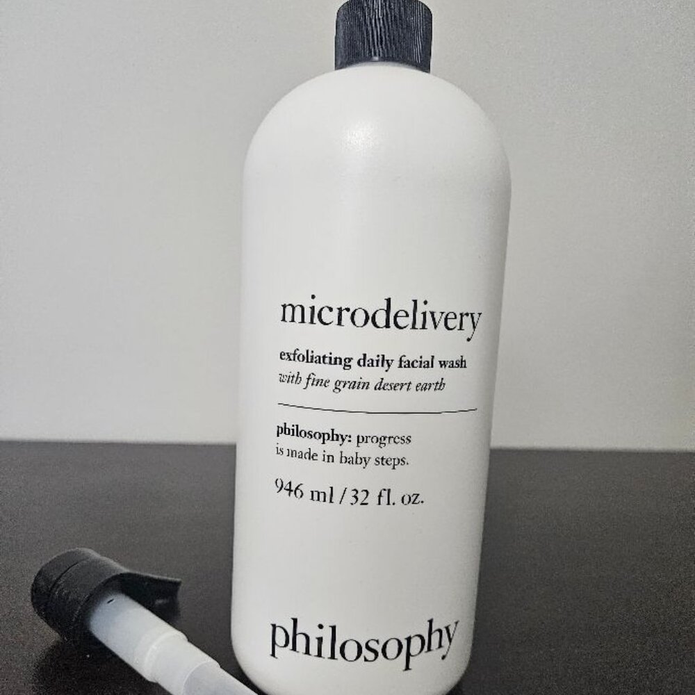 PHILOSOPHY MICRODELIVERY EXFOLIATING FACE WASH FINE GRAIN-32 oz- SEALED & PUMP - Picture 2 of 4